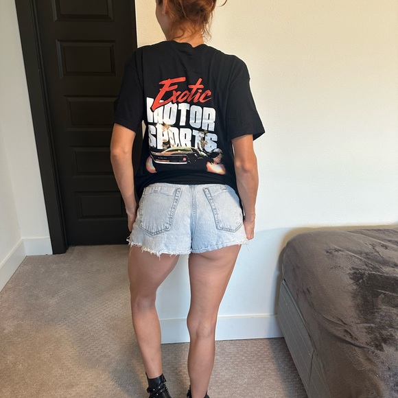 Young and reckless, men’s size medium T-shirt - Picture 4 of 9